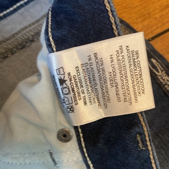 Silver Jeans suki capri Jeans - Picture 4 of 6